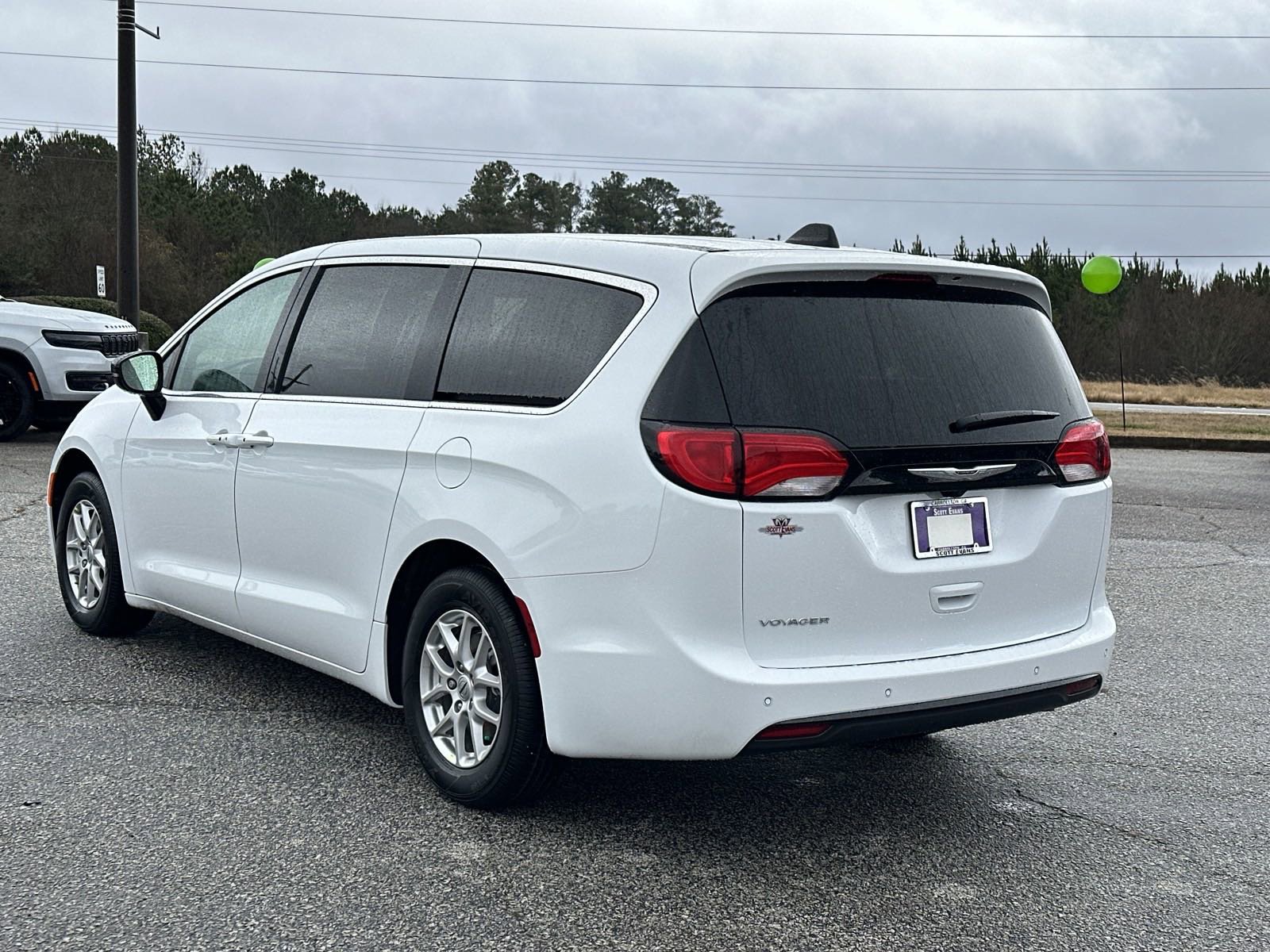2025 Chrysler Voyager LX photo 6