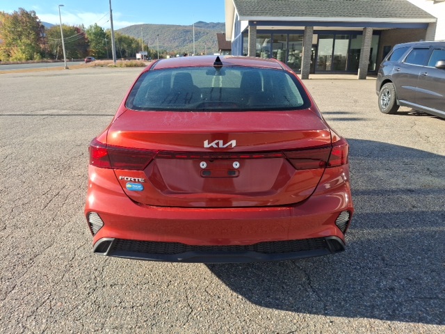 2022 Kia Forte LXS photo 3