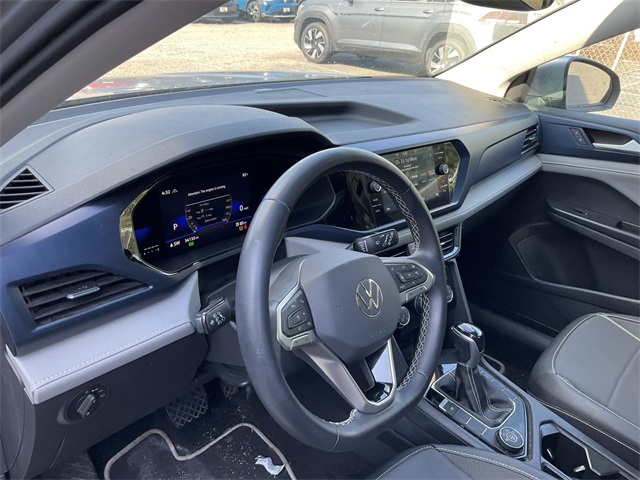 2023 Volkswagen Taos SE photo 9