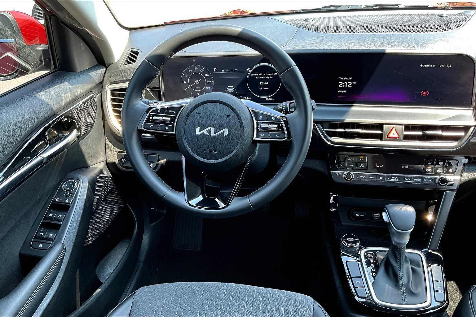 2024 Kia Seltos S photo 3