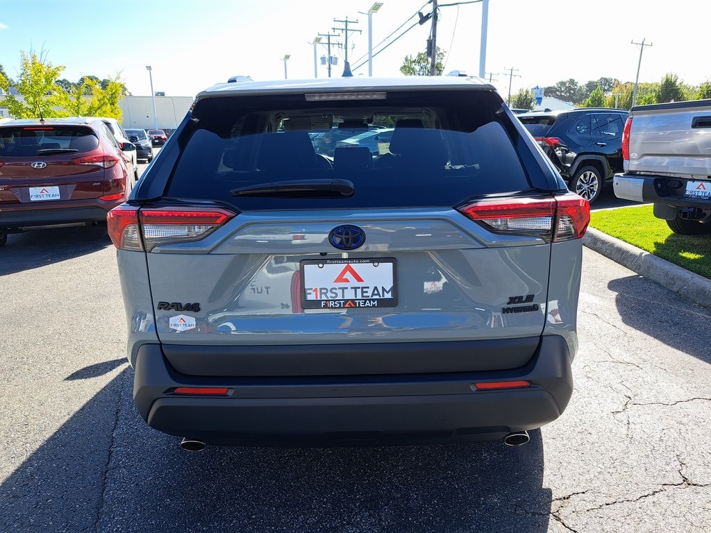 2022 Toyota RAV4 Hybrid XLE photo 8