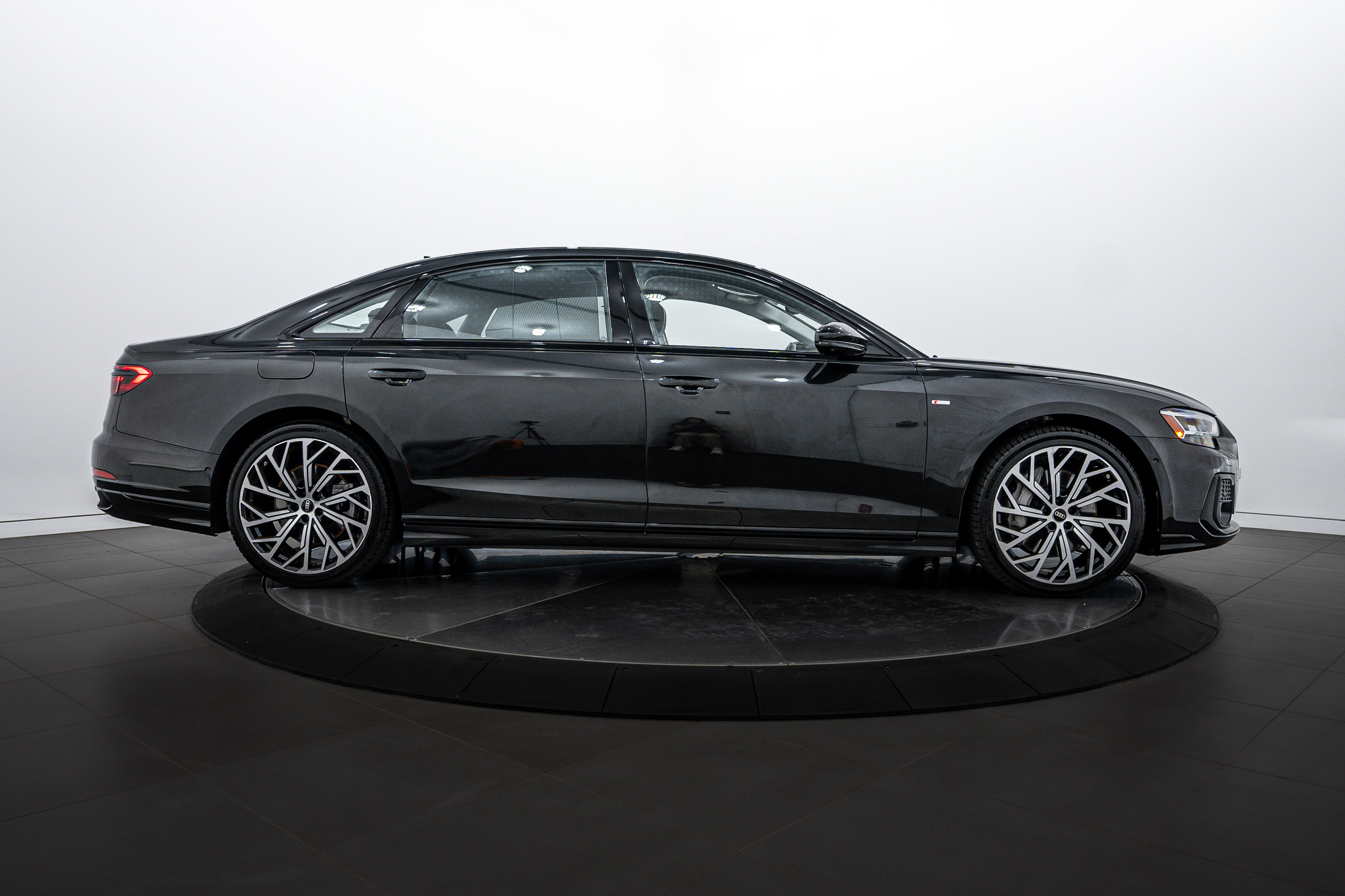 2022 Audi A8 L Quattro photo 2