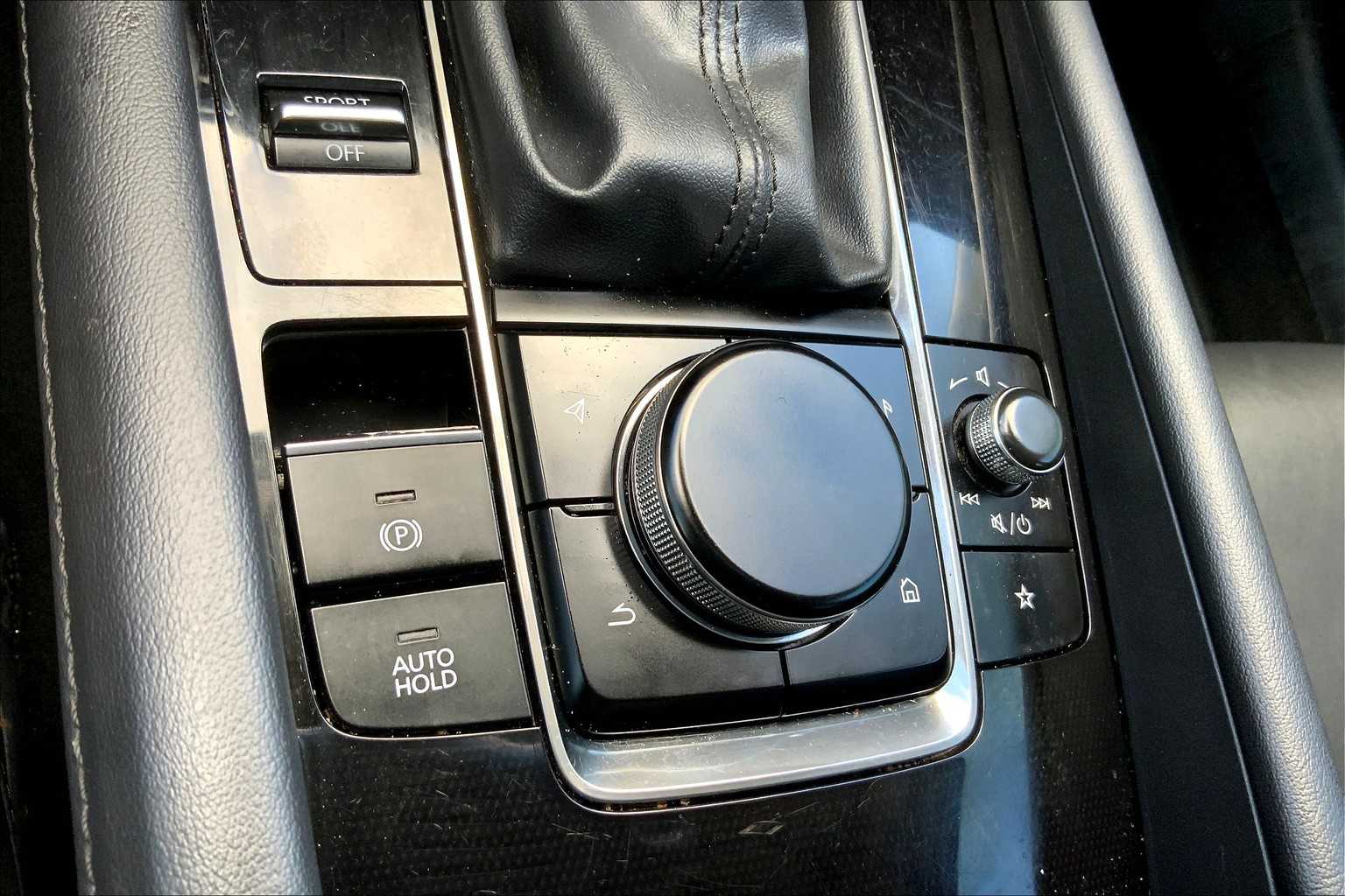 2022 Mazda Mazda3 Preferred photo 28