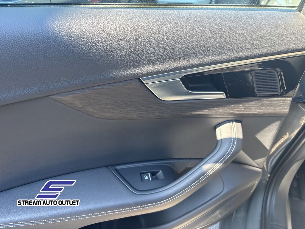 2023 Audi A4 45 S line Premium Plus photo 15