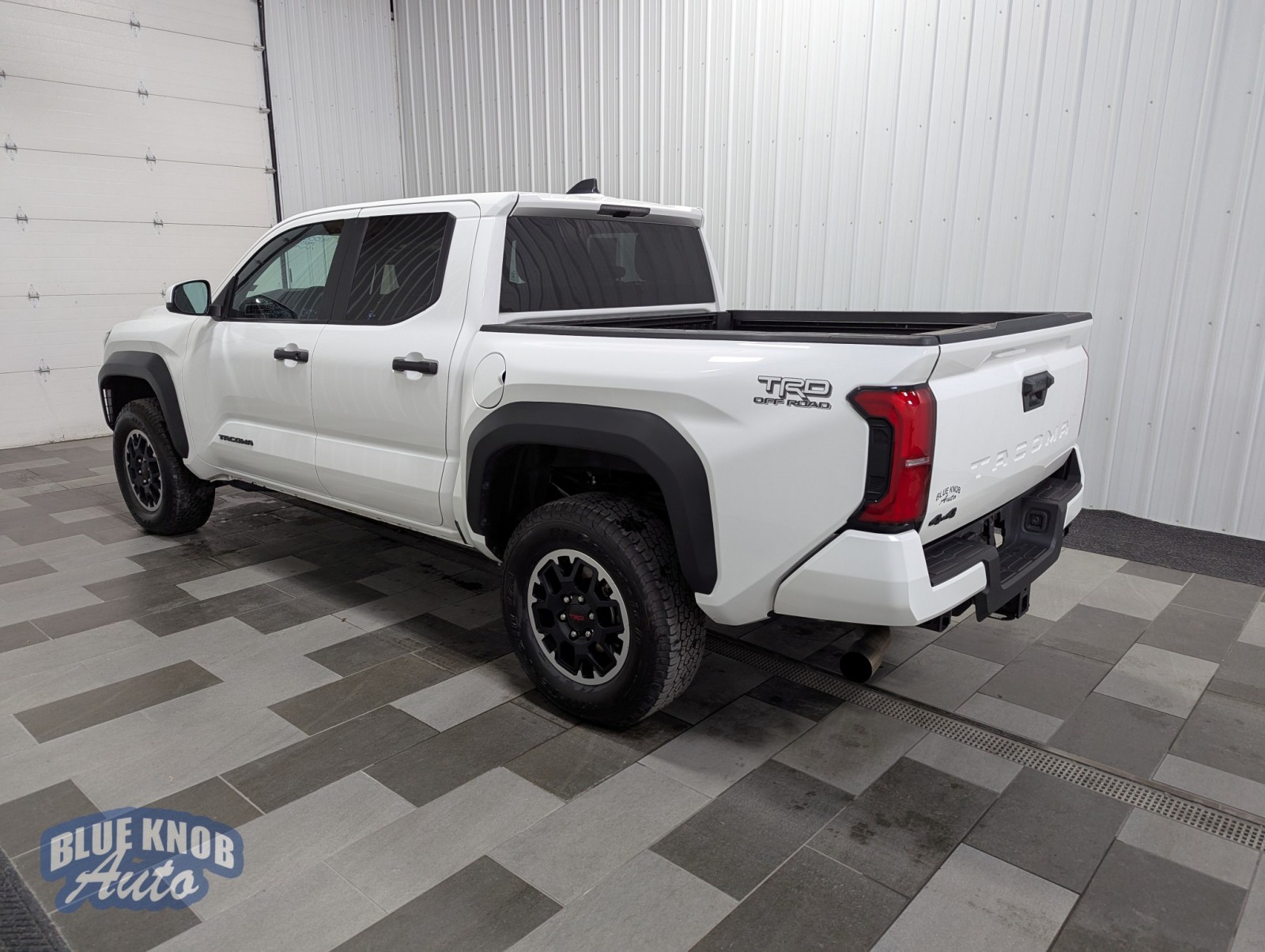 2025 Toyota Tacoma TRD photo 2