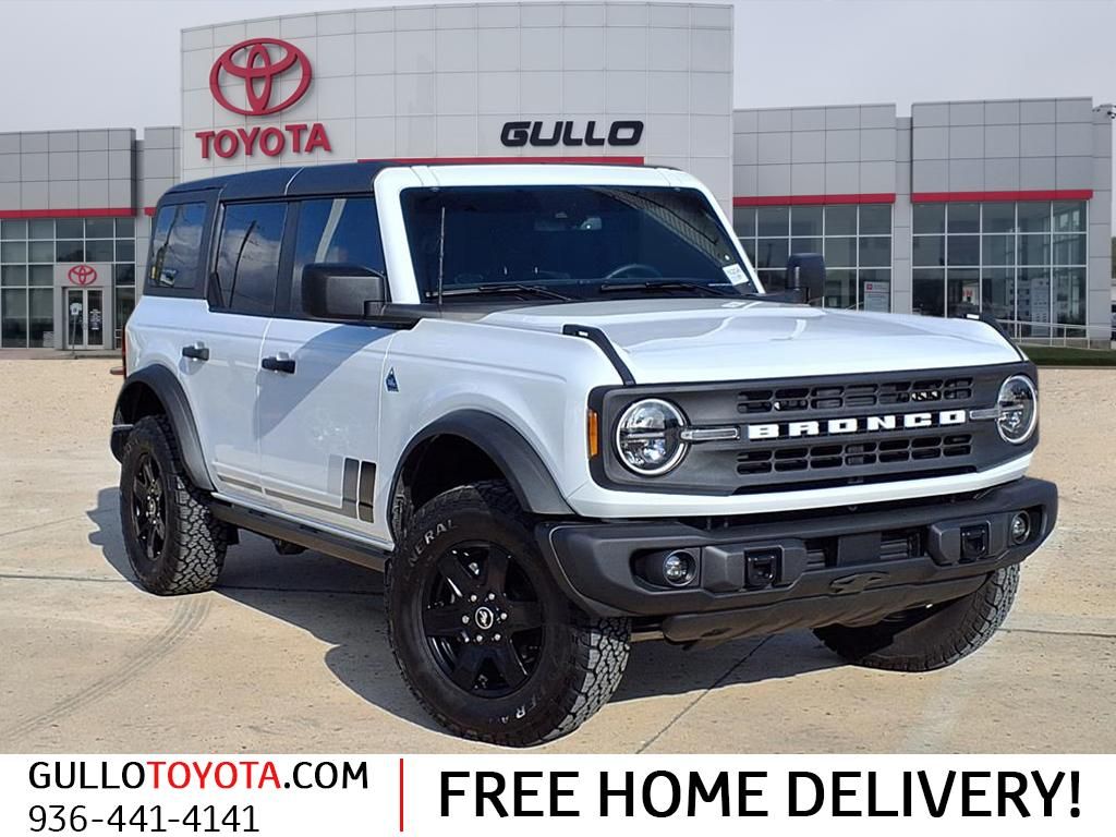 2024 Ford Bronco 4-Door Black Diamond's photo