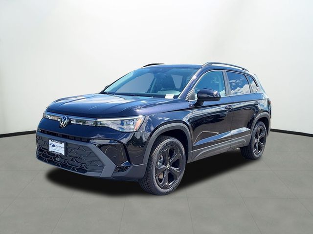 2025 Volkswagen Taos SE Black's photo