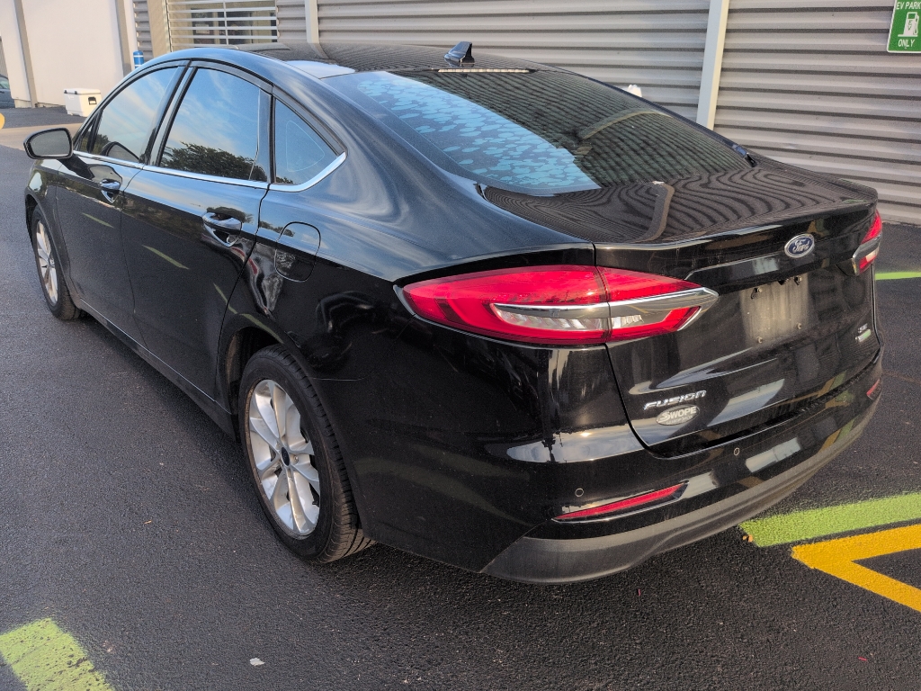 2020 Ford Fusion SE photo 4