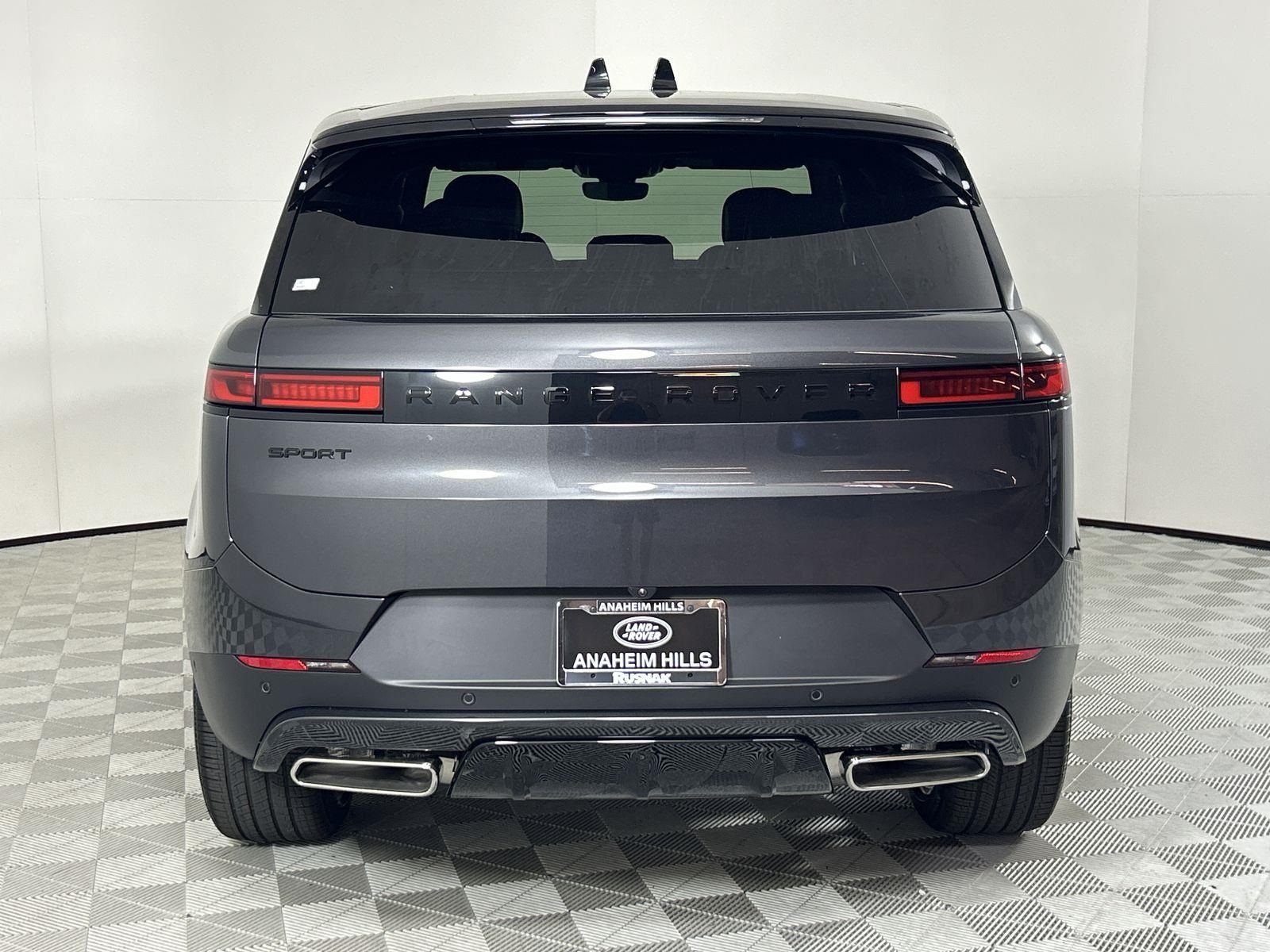2025 Land Rover Range Rover Sport SE photo 4