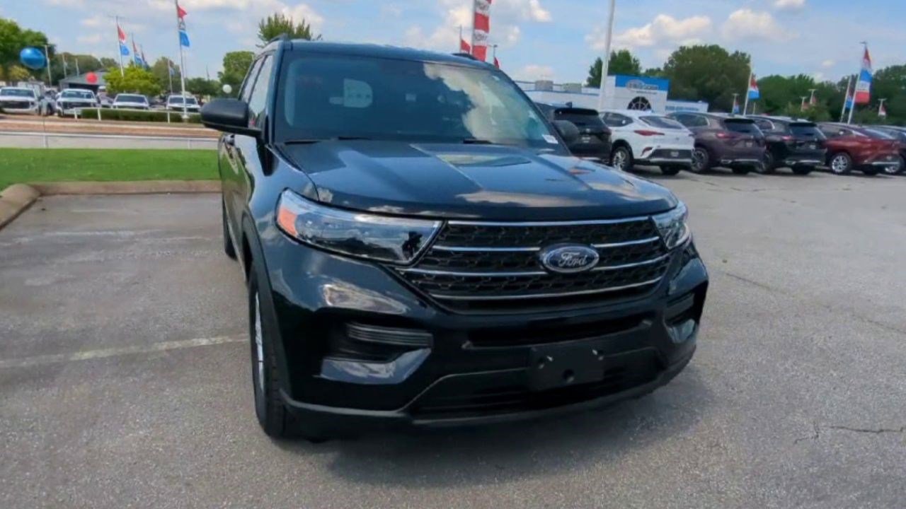 2023 Ford Explorer XLT photo 3