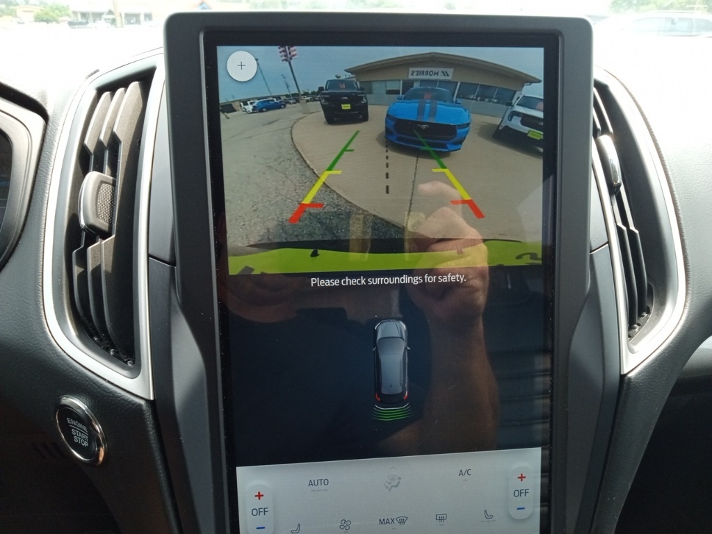 2023 Ford Edge SEL photo 32