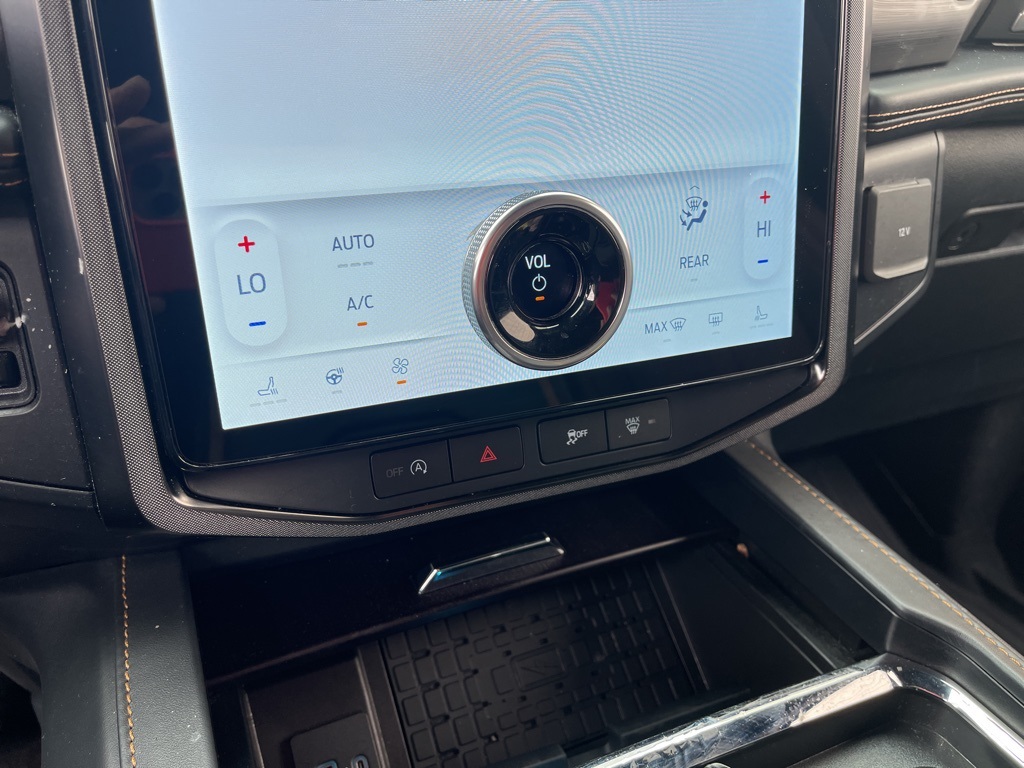 2022 Ford Expedition MAX Platinum photo 9