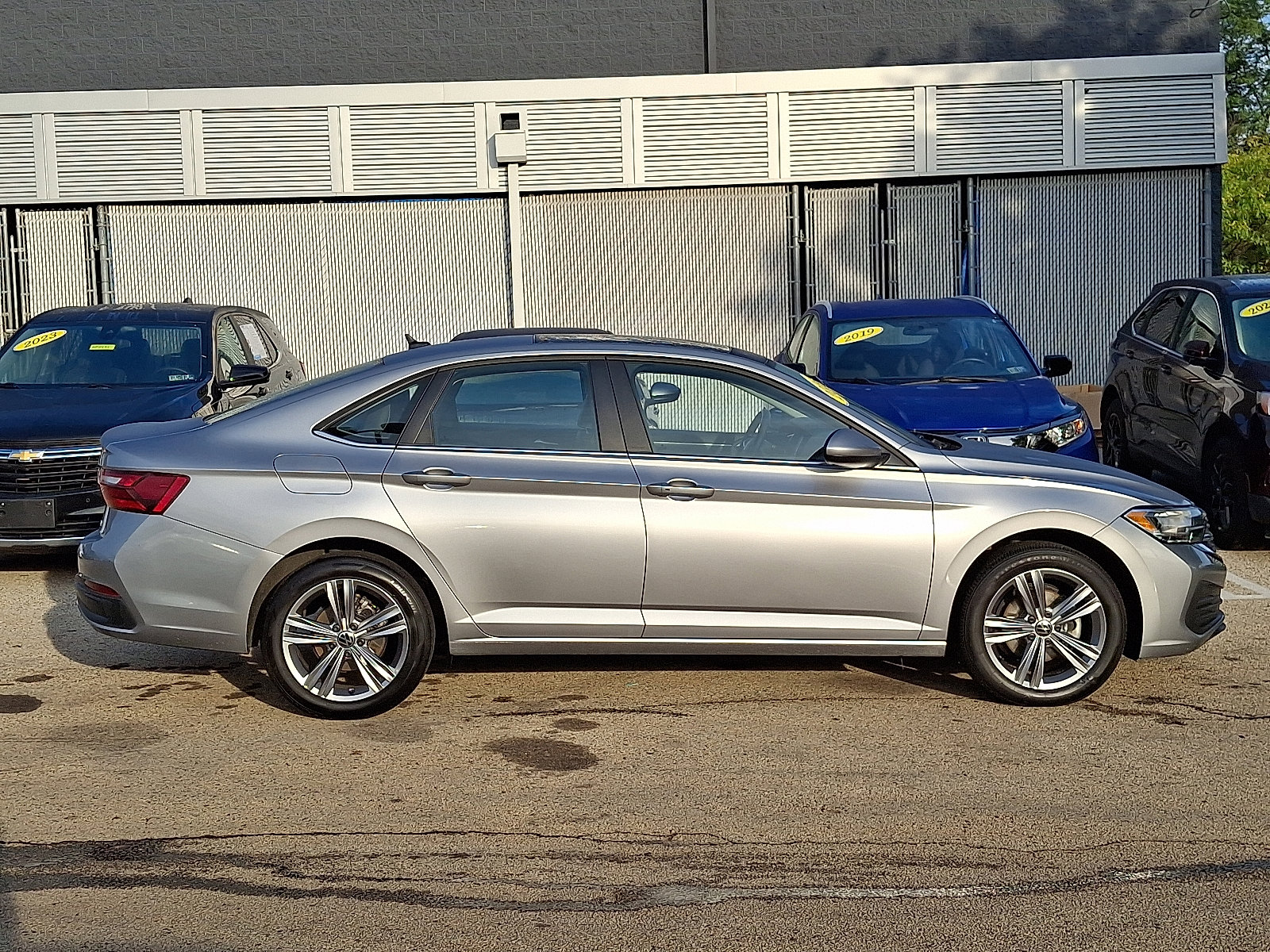 2024 Volkswagen Jetta SE photo 3