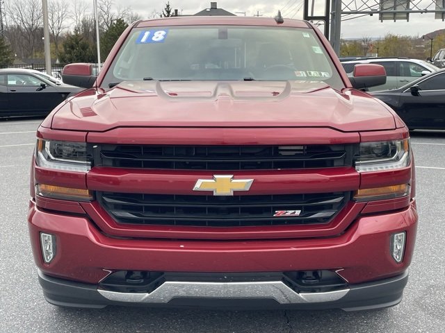 2018 Chevrolet Silverado 1500 LT photo 2