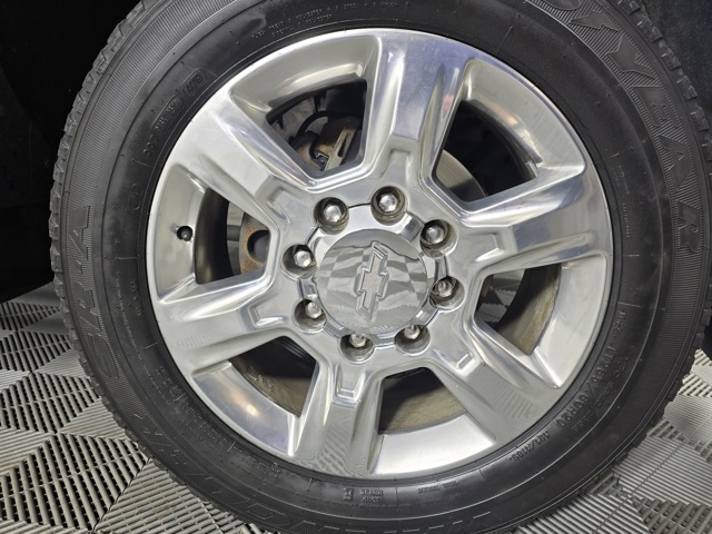 2017 Chevrolet Silverado 2500HD LTZ photo 2