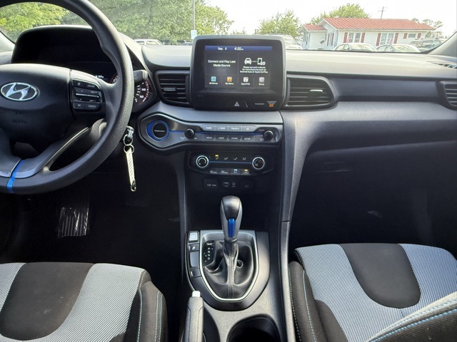 2020 Hyundai Veloster 2.0L Premium photo 23