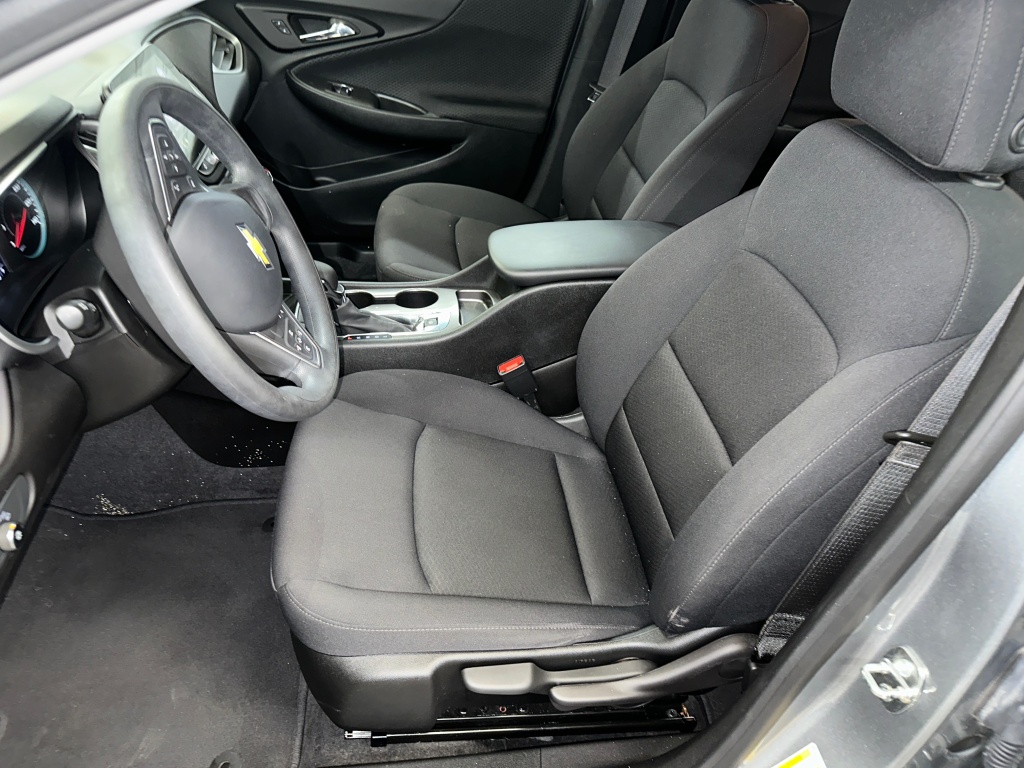 2023 Chevrolet Malibu LS photo 2