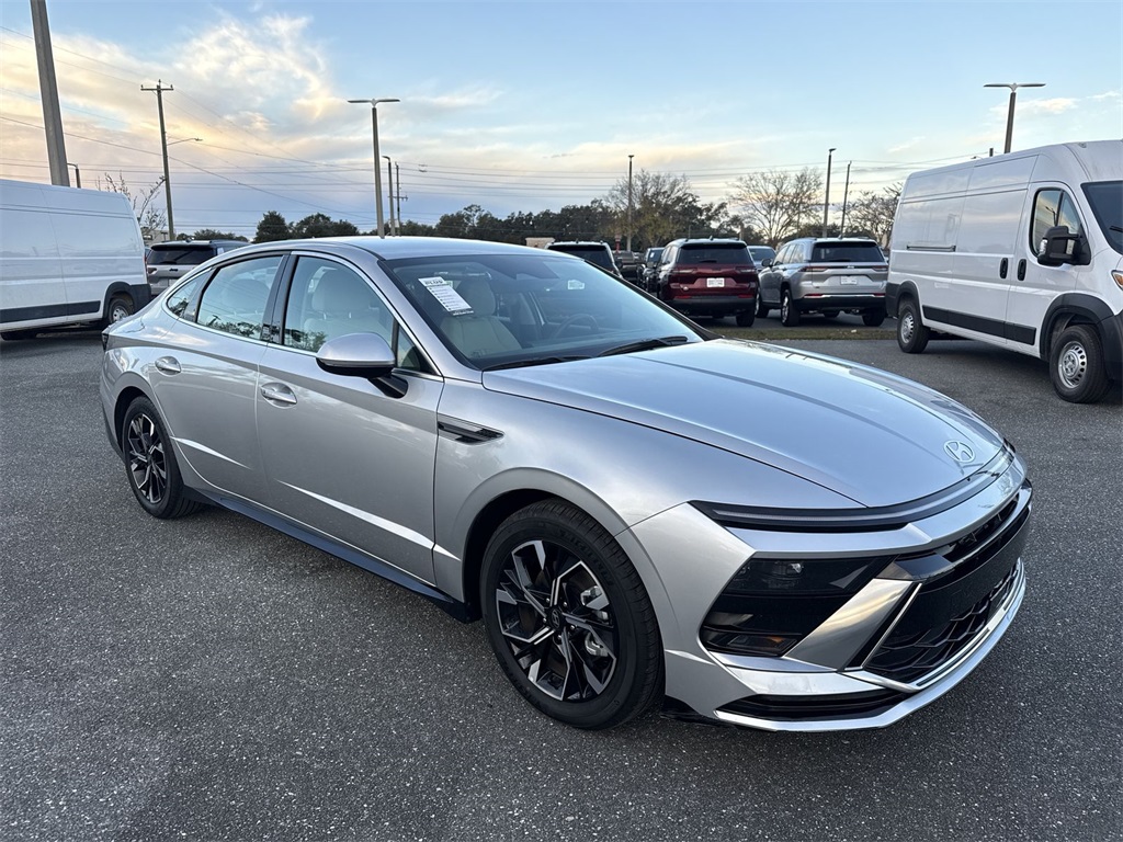 2024 Hyundai Sonata SEL's photo