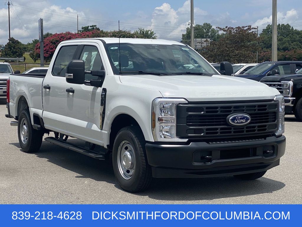 2025 Ford F-350 Super Duty XL's photo