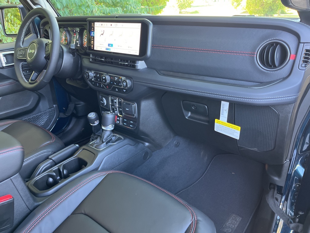 2025 Jeep Wrangler Rubicon photo 39