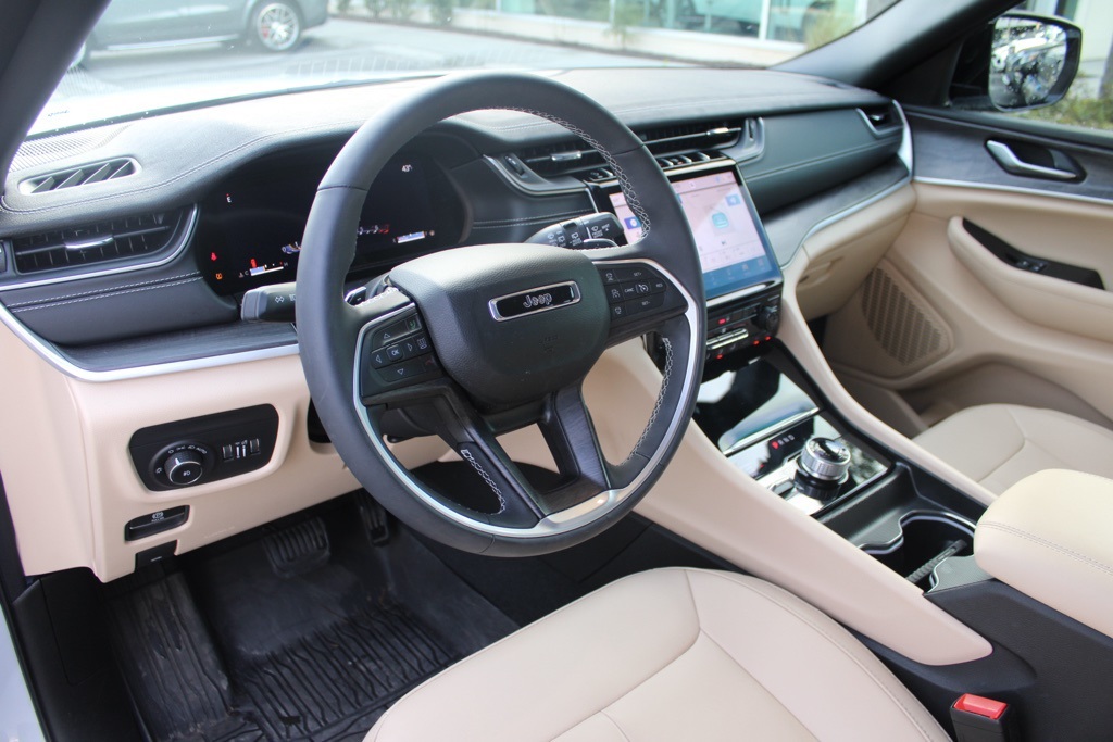 2024 Jeep Grand Cherokee Limited photo 4