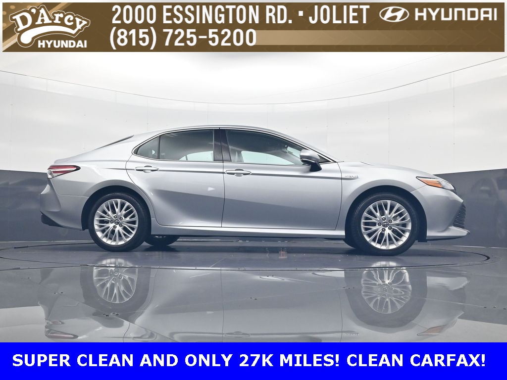 2020 Toyota Camry Hybrid XLE photo 24