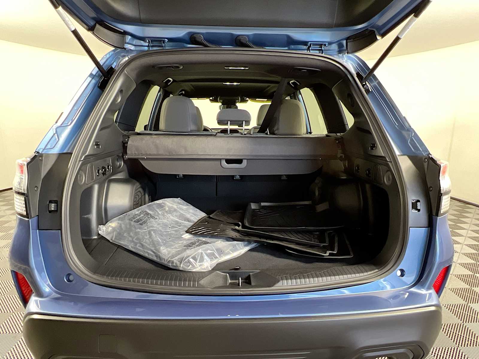 2025 Subaru Forester Premium Base photo 24