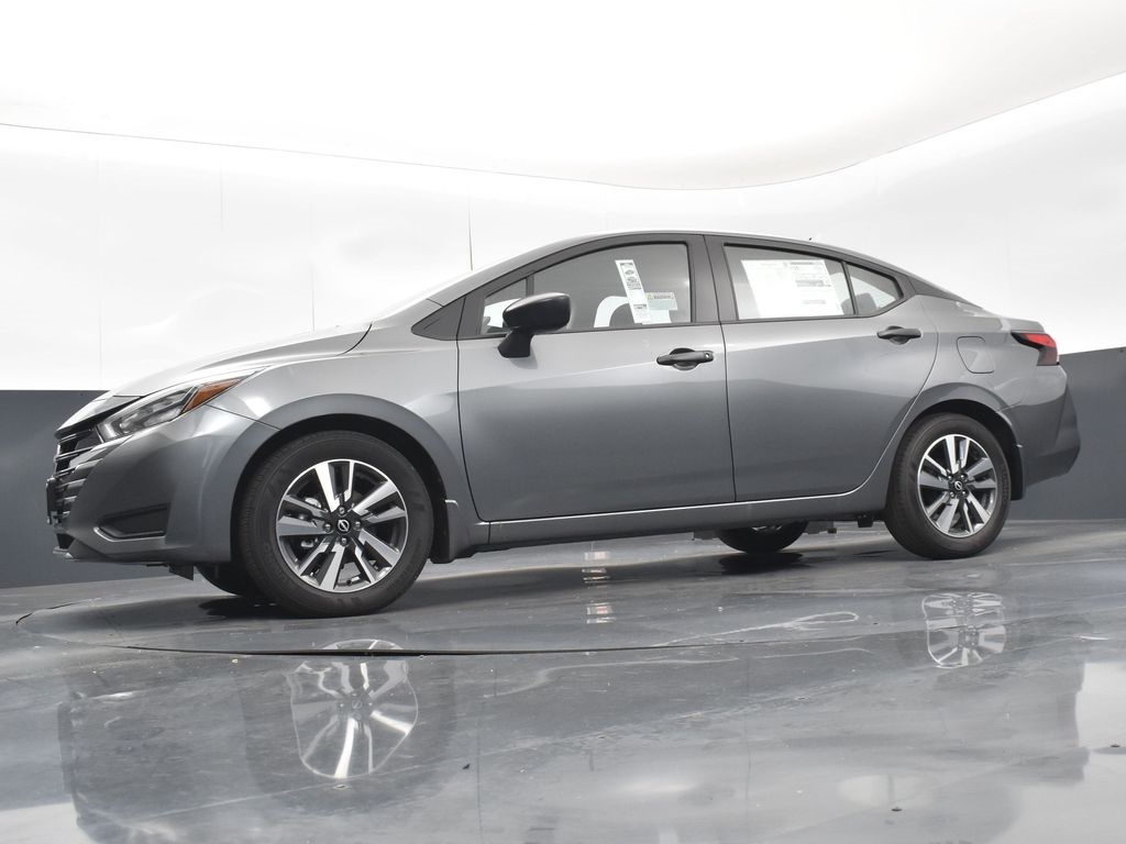2025 Nissan Versa 1.6 S photo 31