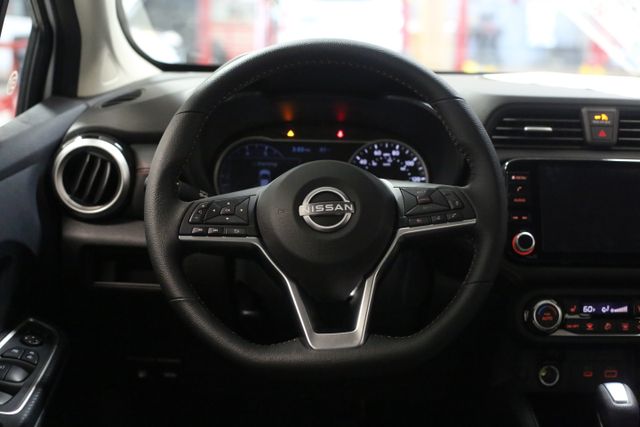 2025 Nissan Versa SR photo 17