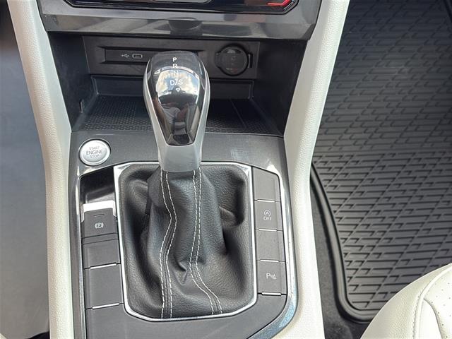 2022 Volkswagen Tiguan SE R-Line Black photo 23