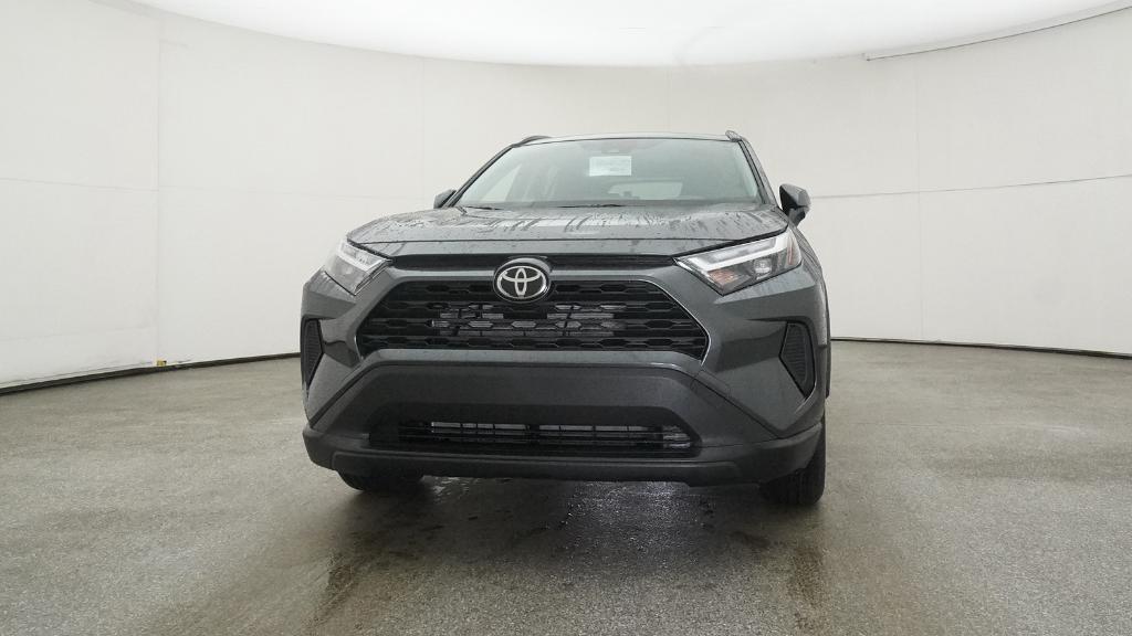 2025 Toyota RAV4 Hybrid XLE photo 2