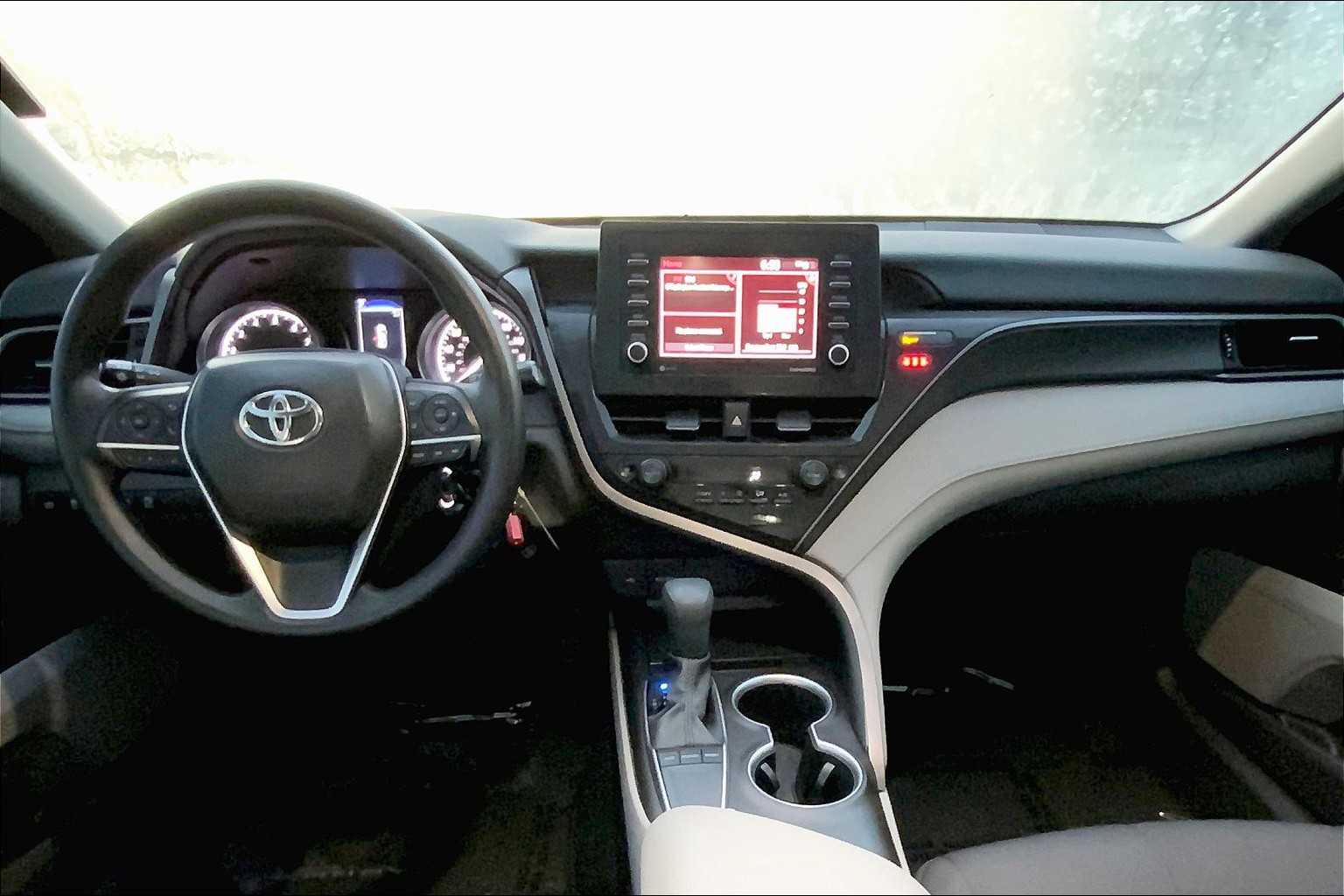 2023 Toyota Camry LE photo 14