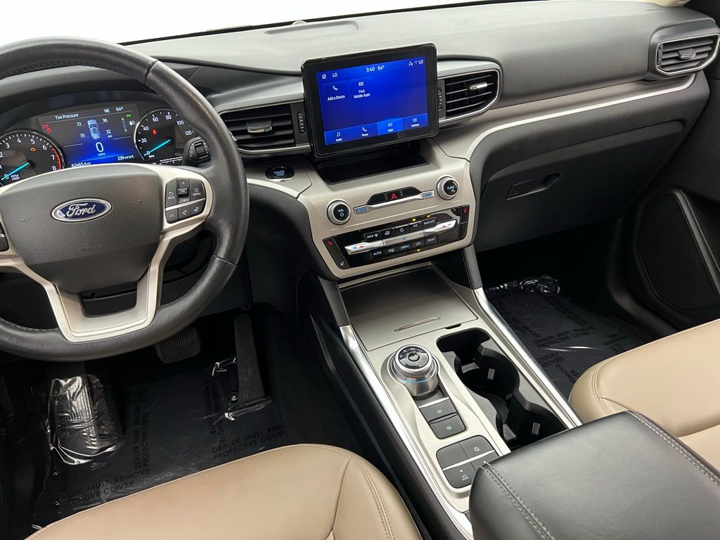 2023 Ford Explorer XLT photo 9