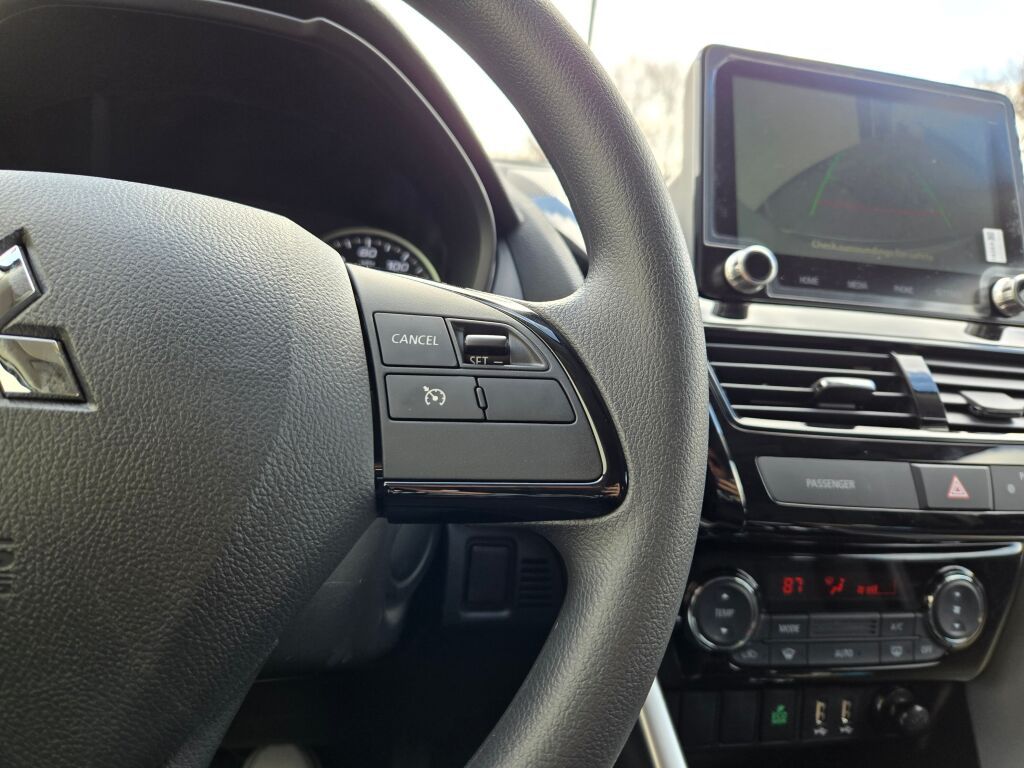 2025 Mitsubishi Eclipse Cross LE photo 22