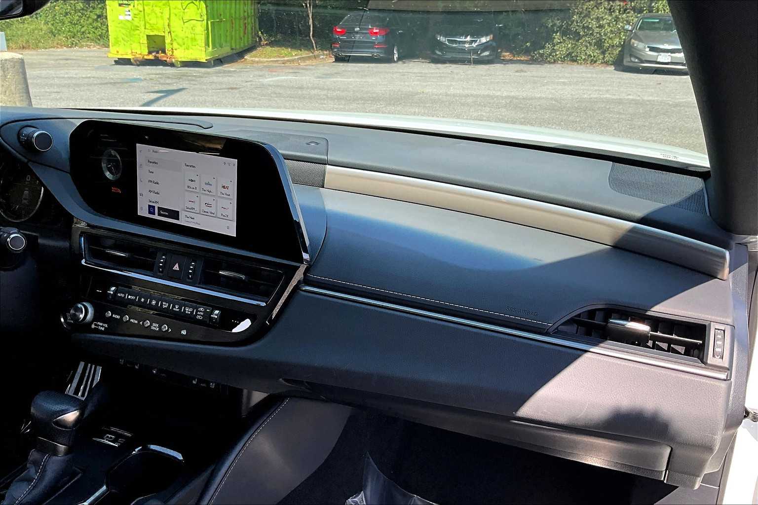 2024 Lexus ES 350 F SPORT Handling photo 18