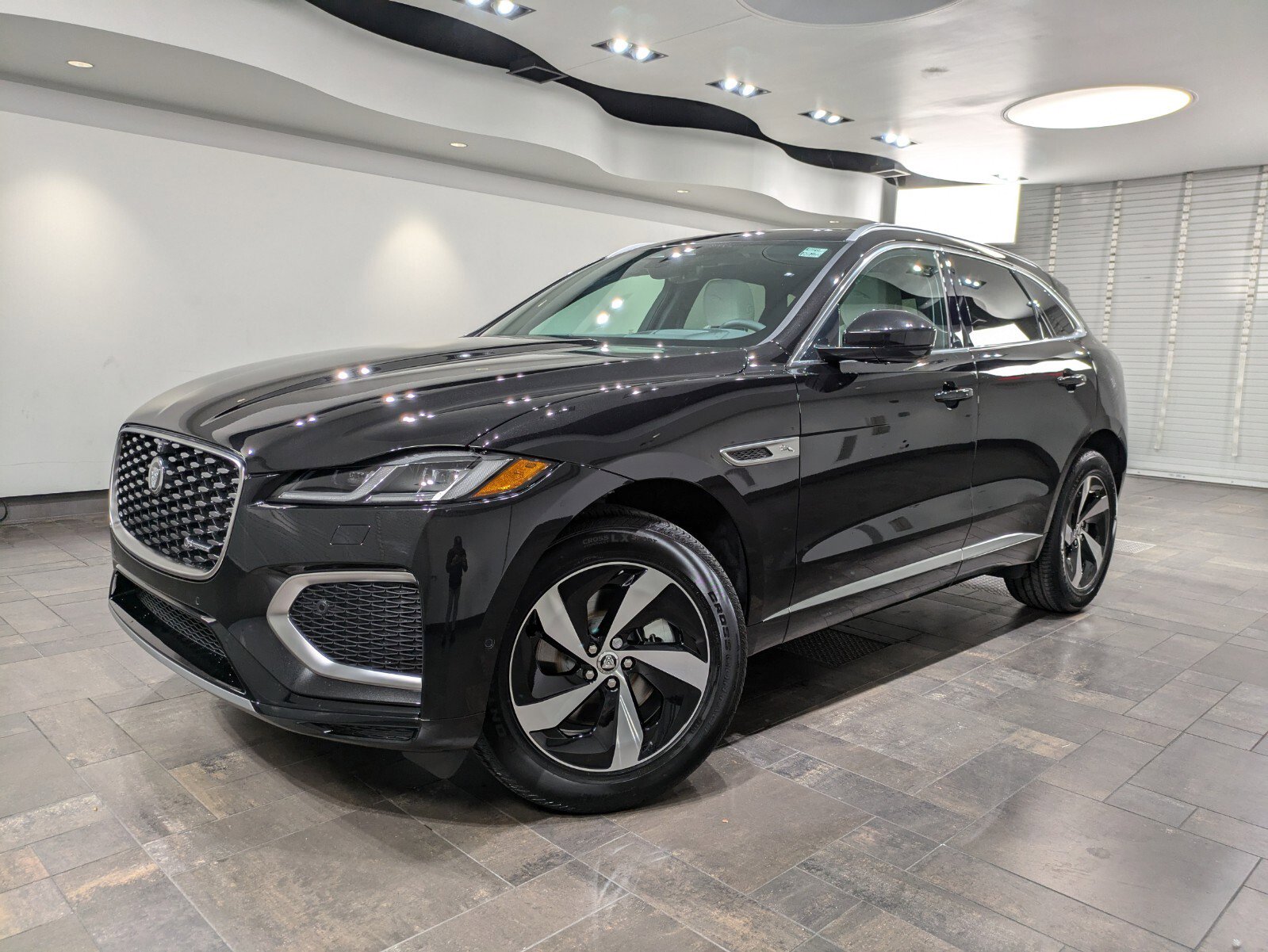 2025 Jaguar F-PACE