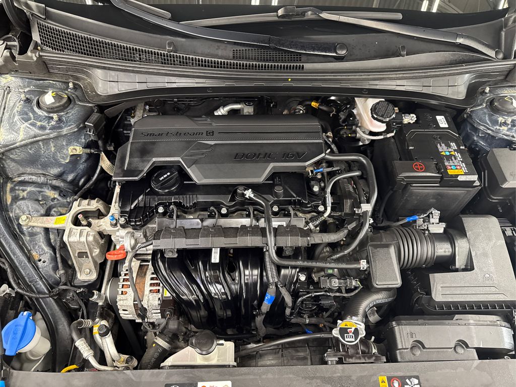 2022 Hyundai Elantra SEL photo 13