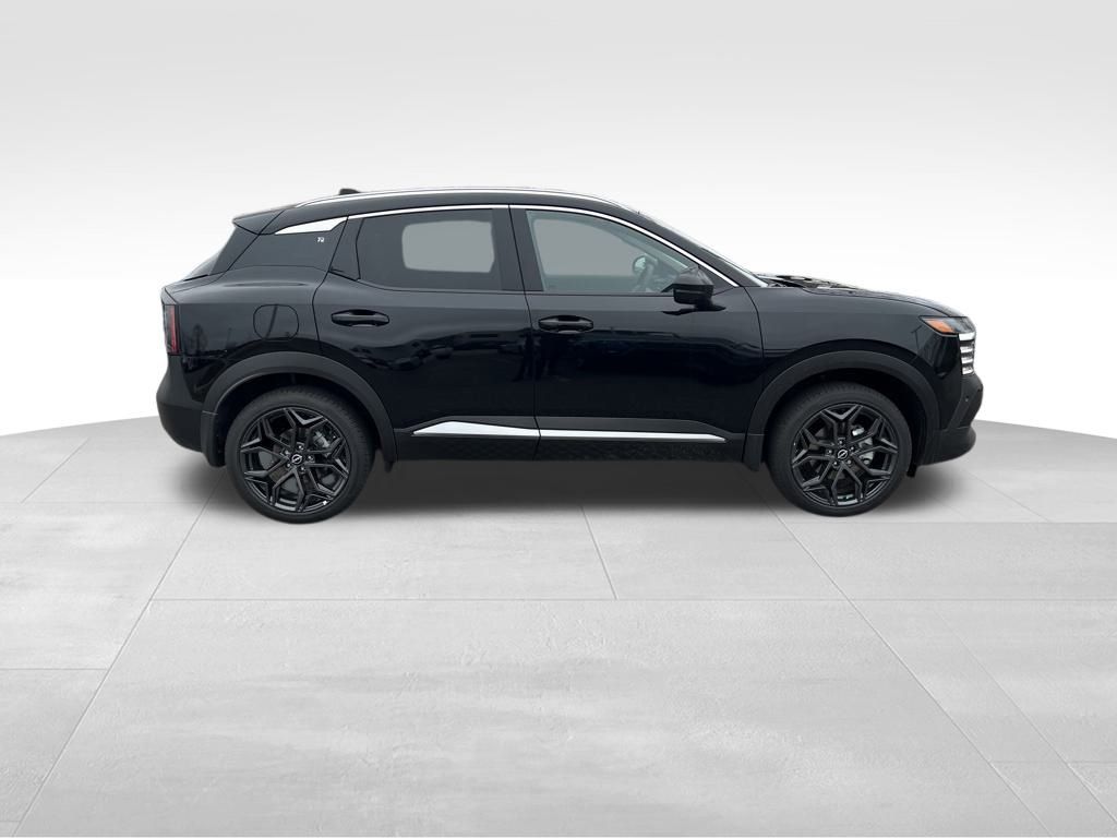 2025 Nissan Kicks SR photo 4