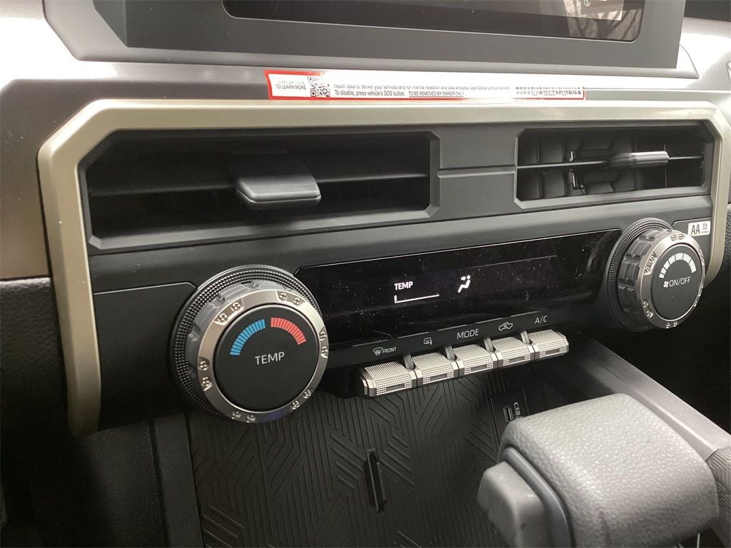 2025 Toyota Tacoma SR5 4x4 Double Cab photo 18