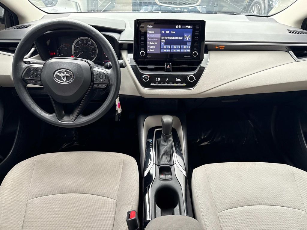 2022 Toyota Corolla LE photo 15