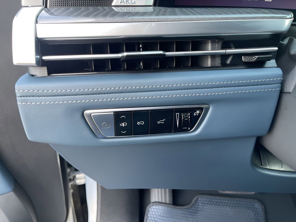 2025 Cadillac Escalade IQ Sport photo 25