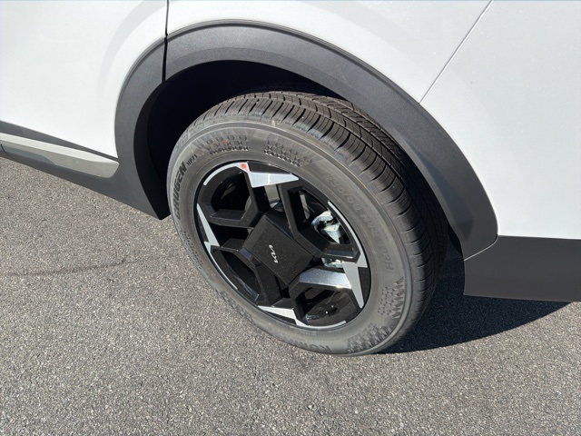 2026 Kia Sportage EX photo 3