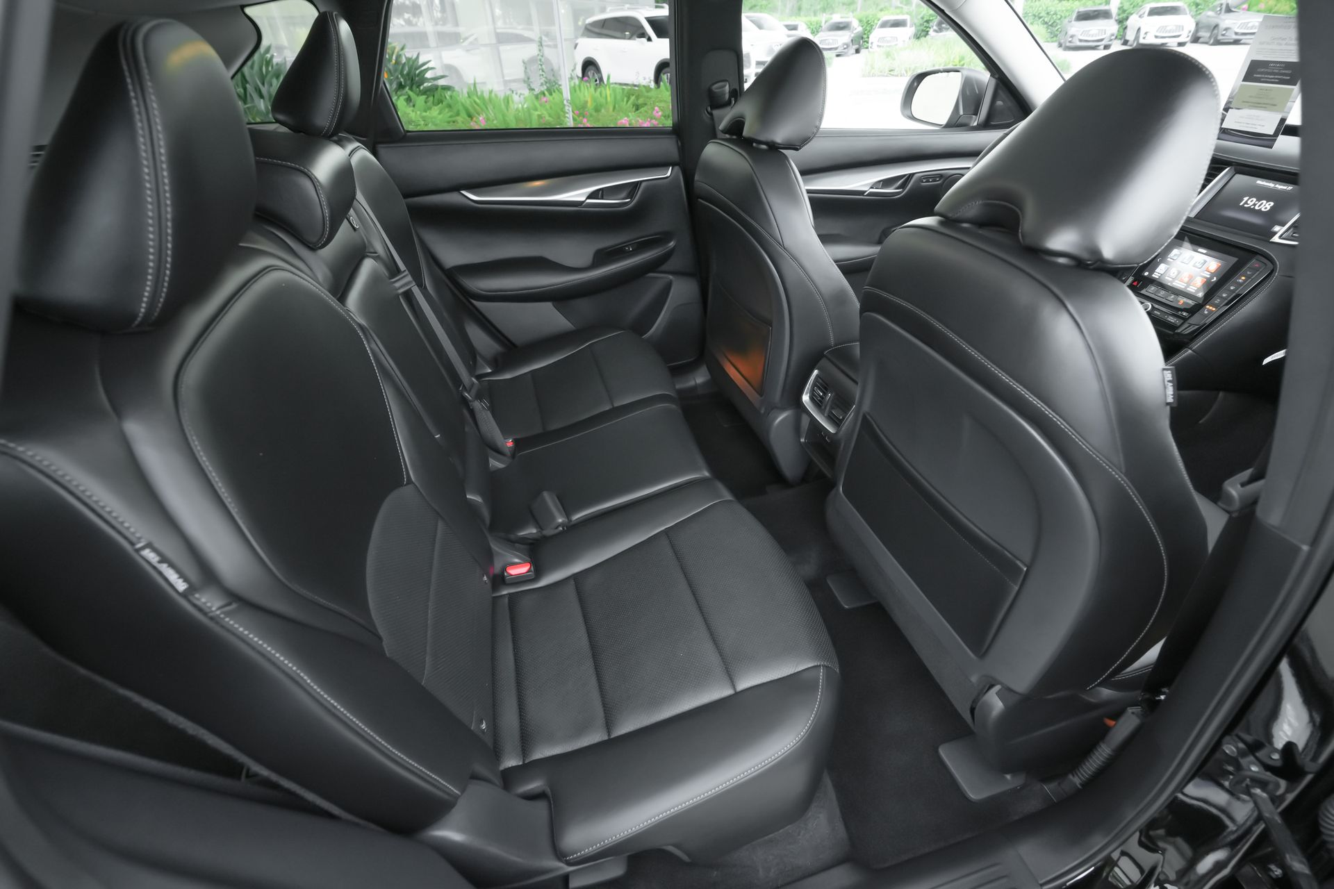 2025 Infiniti QX50 Luxe AWD photo 32