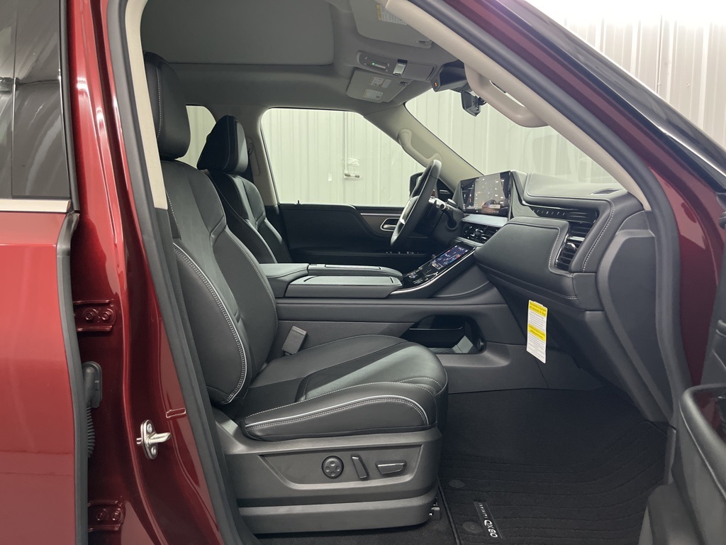 2025 Infiniti QX80 Luxe photo 29
