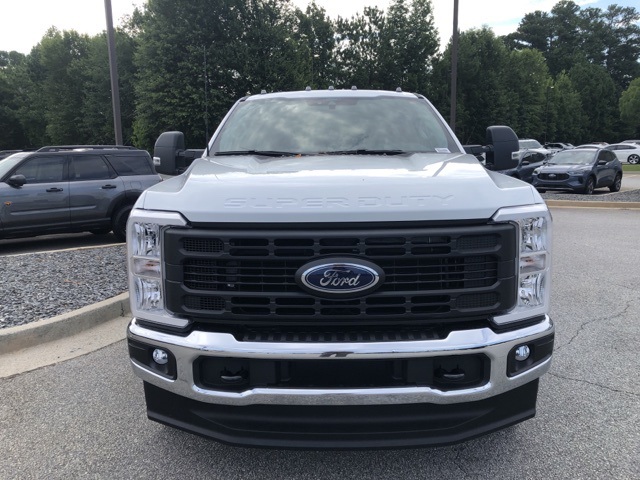 2025 Ford F-350 photo 3