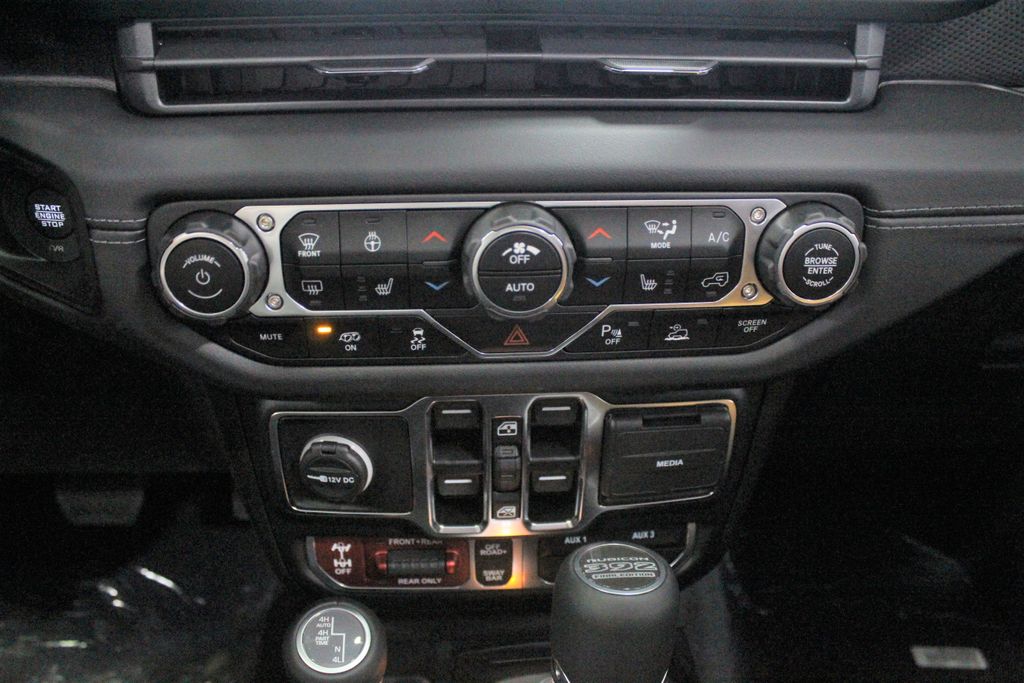 2024 Jeep Wrangler Rubicon 392 photo 12