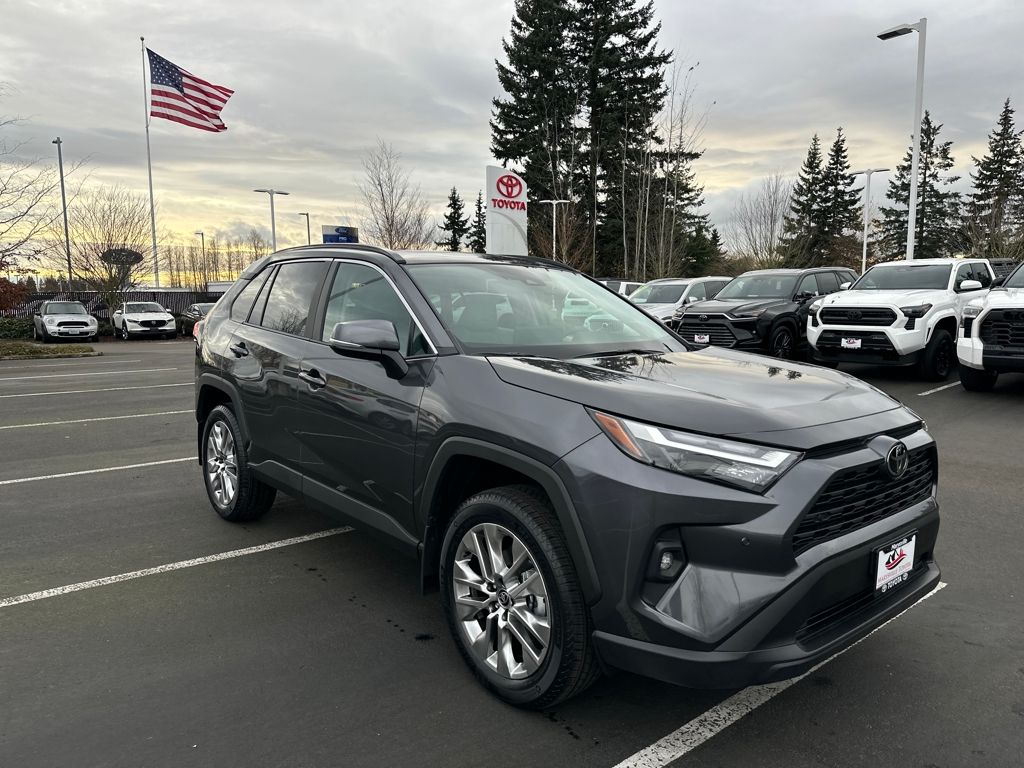 2025 Toyota RAV4 XLE Premium's photo