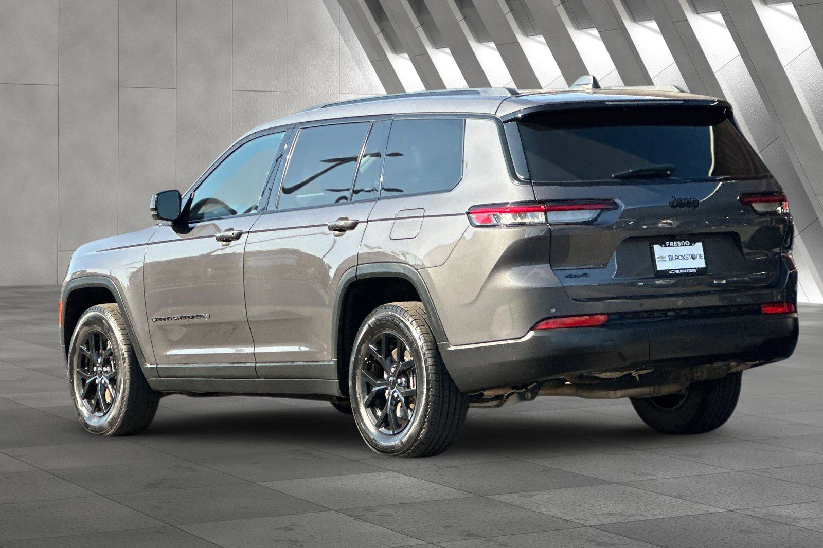 2024 Jeep Grand Cherokee Altitude photo 5