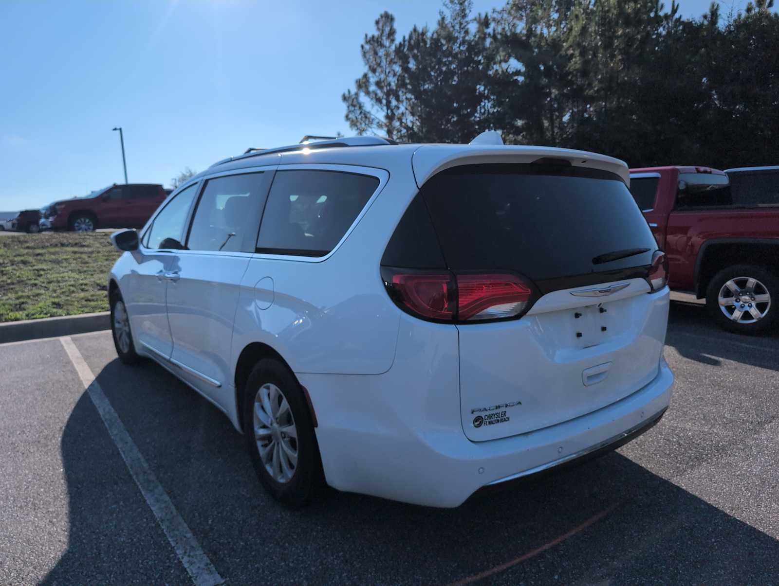 2018 Chrysler Pacifica Touring Plus photo 3