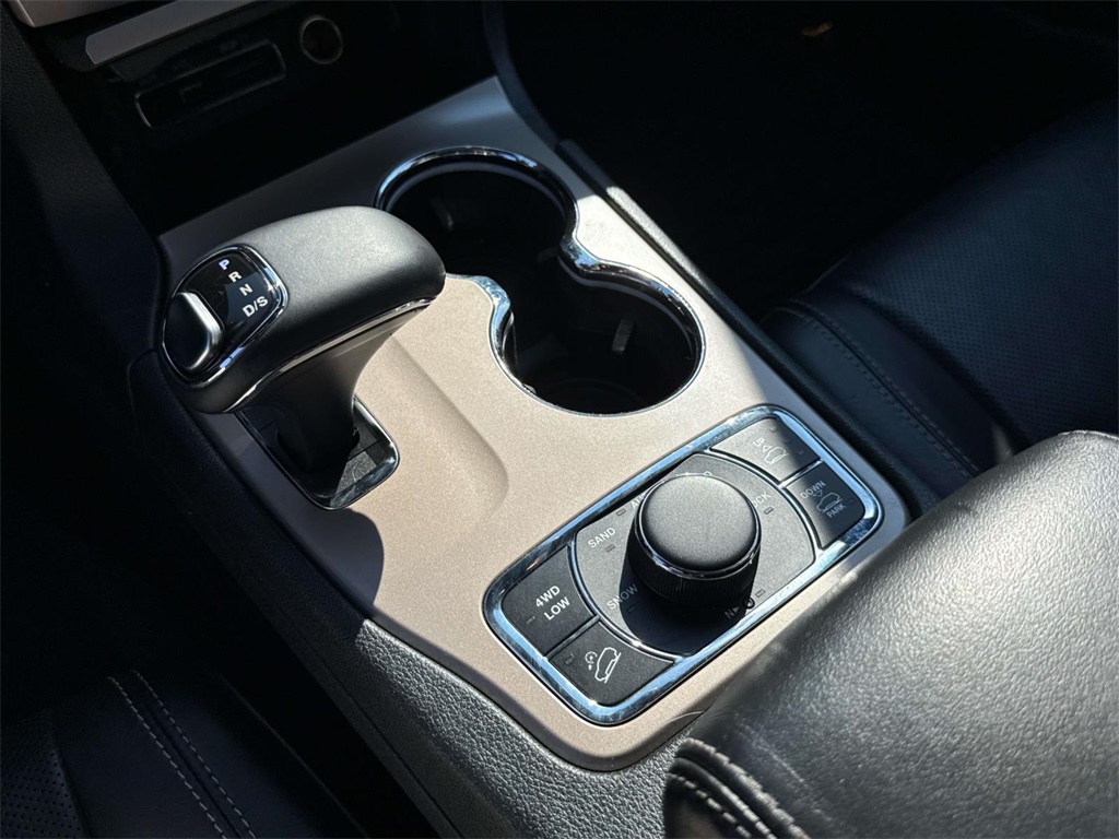 2014 Jeep Grand Cherokee Overland photo 20